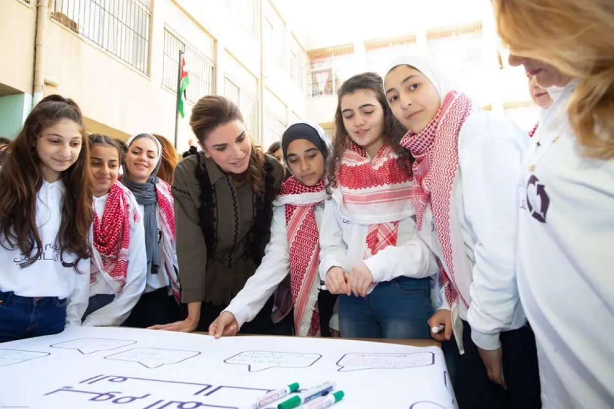 من زيارة الملكة رانيا إلى مدرسة الصويفية الثانوية الشاملة.jpg