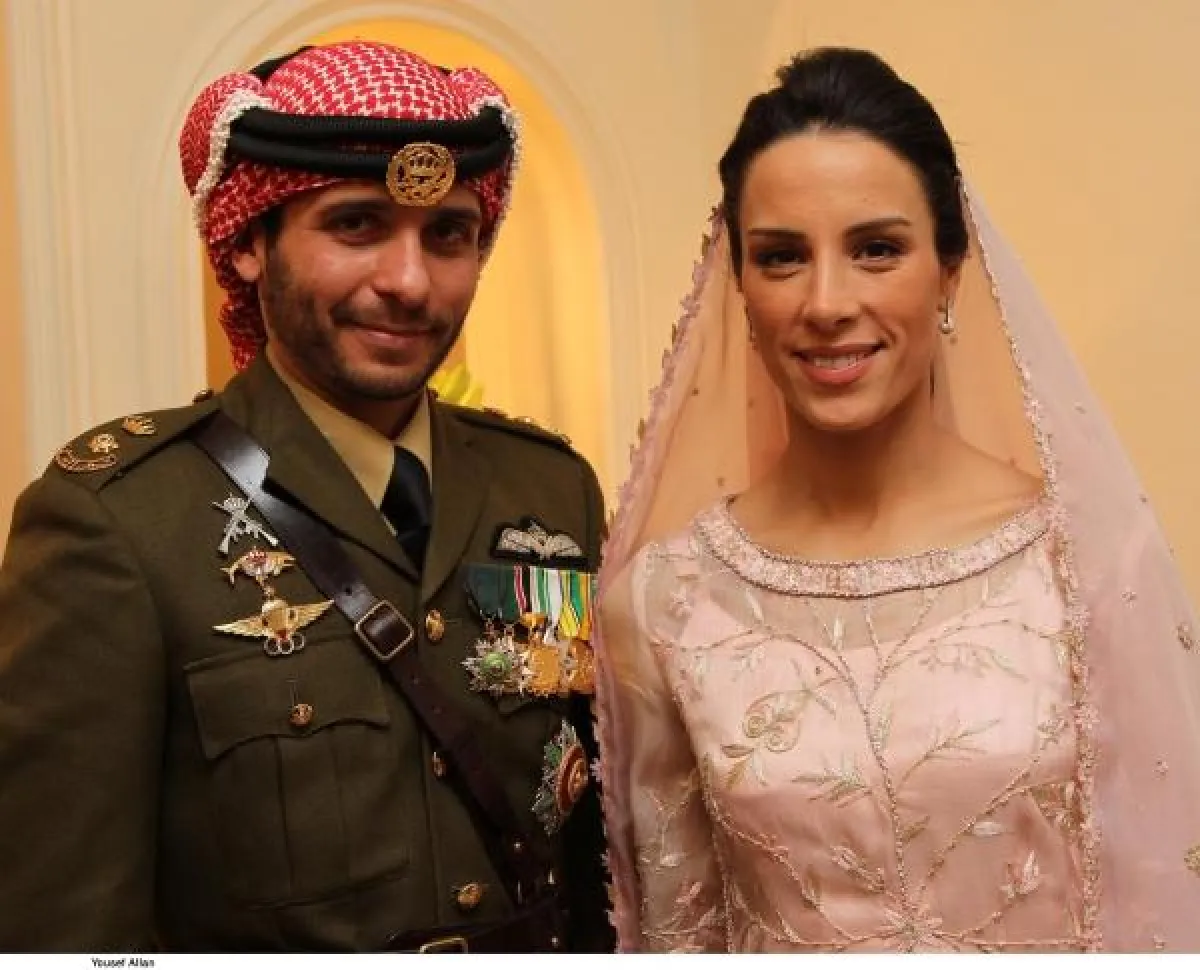 الأميرة حمزة بن الحسين والأميرة بسمة العتوم.jpg