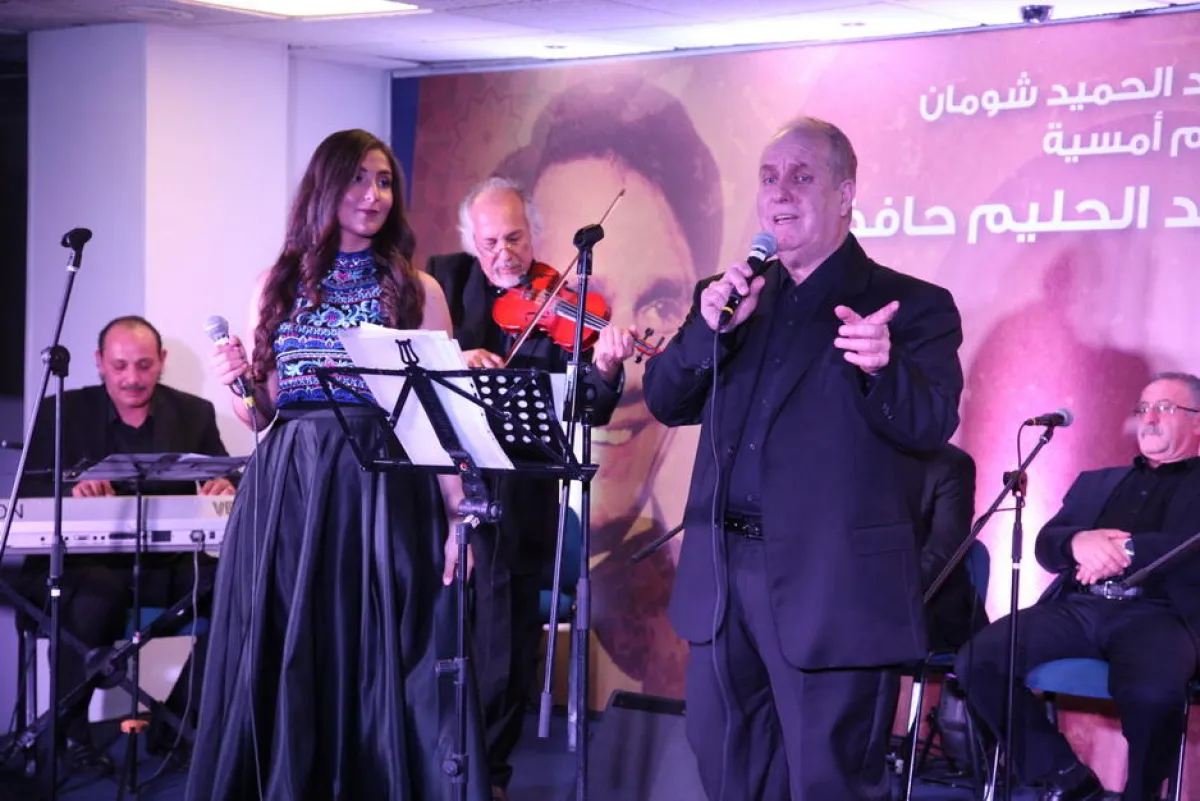 عطا الله هنديلة عندليب الأردن بمشاركة أبنته تالين.JPG