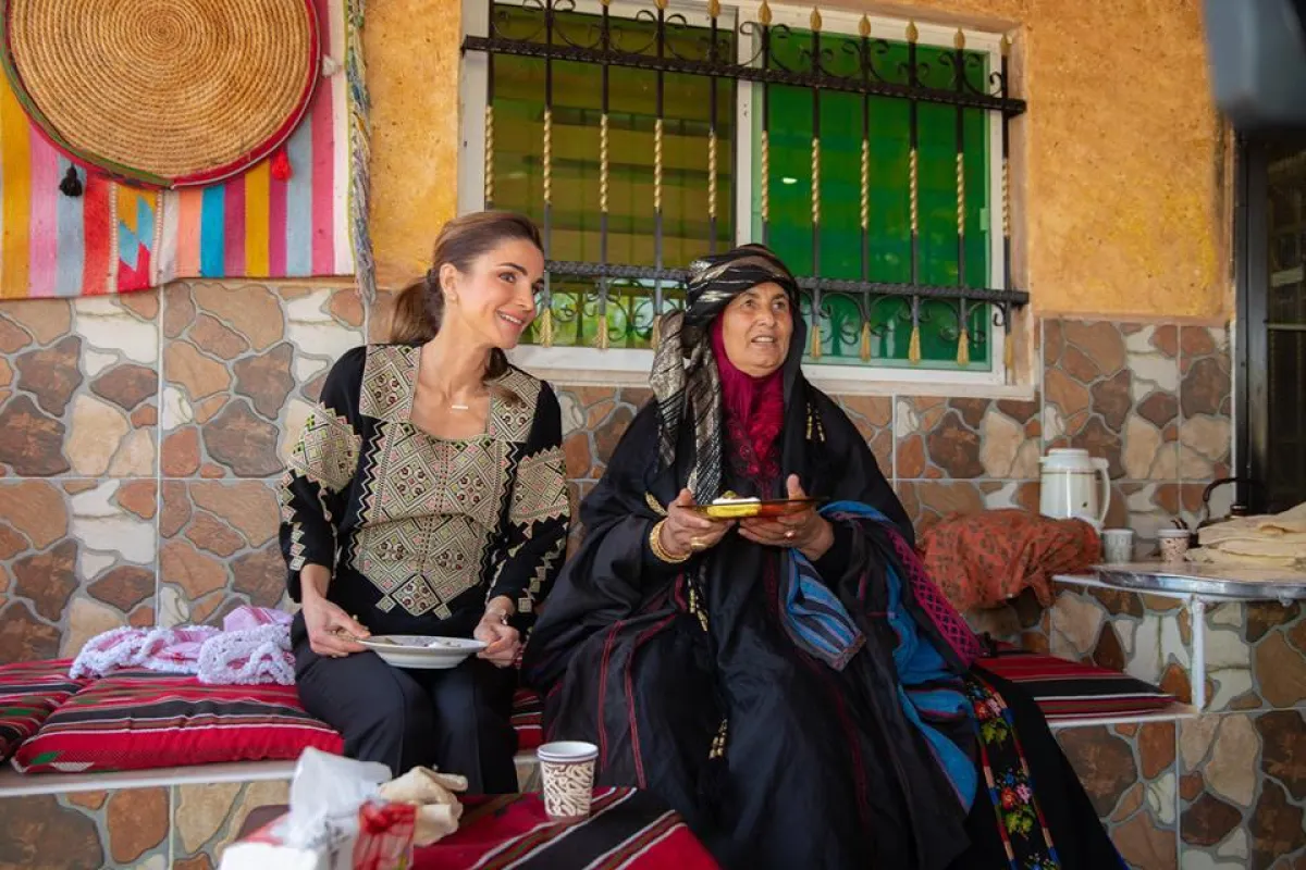 خلال زيارة الملكة رانيا إلى وادي شعيب.jpg