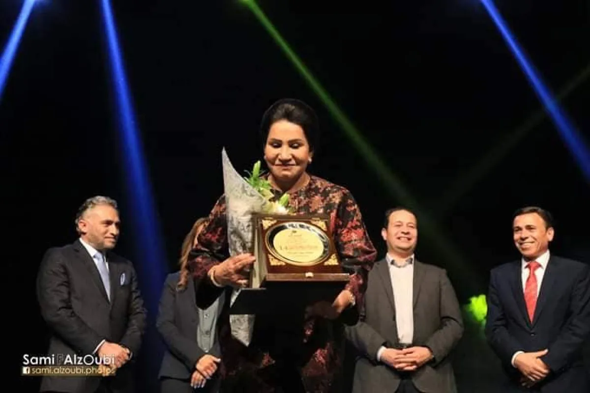 تكريم الفنانة سعاد العبد الله.jpg