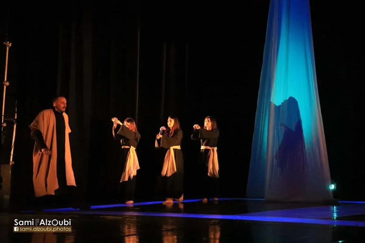 من عرض الإفتتاح ظلال الحب. jpg