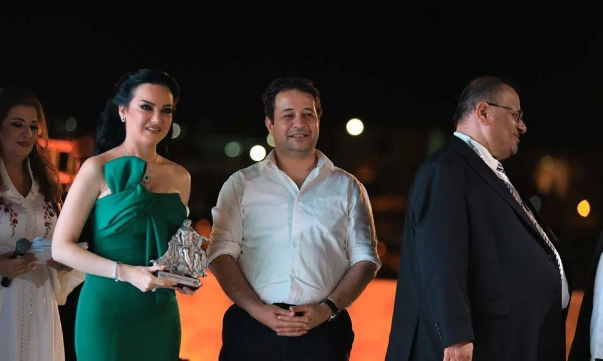 الفنانة صفاء سلطان.jpg