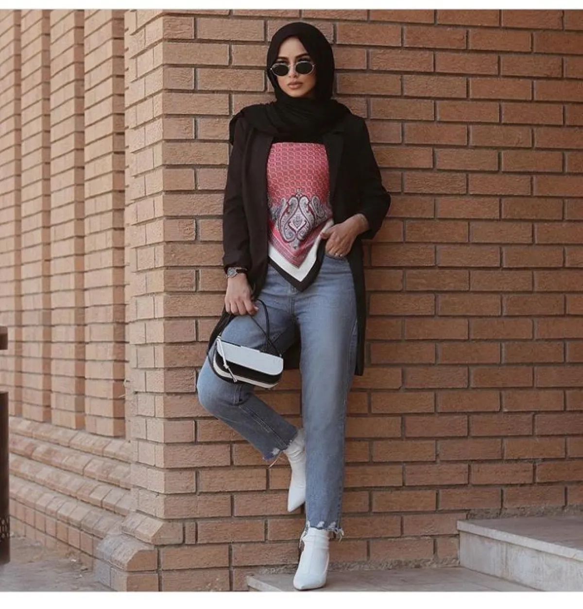 الفاشينيستا سهى بالبليزر مع البنطلون الجينز