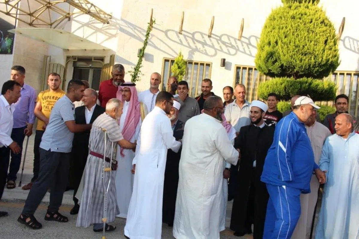 البعثة في طريقها إلى الحج.jpg