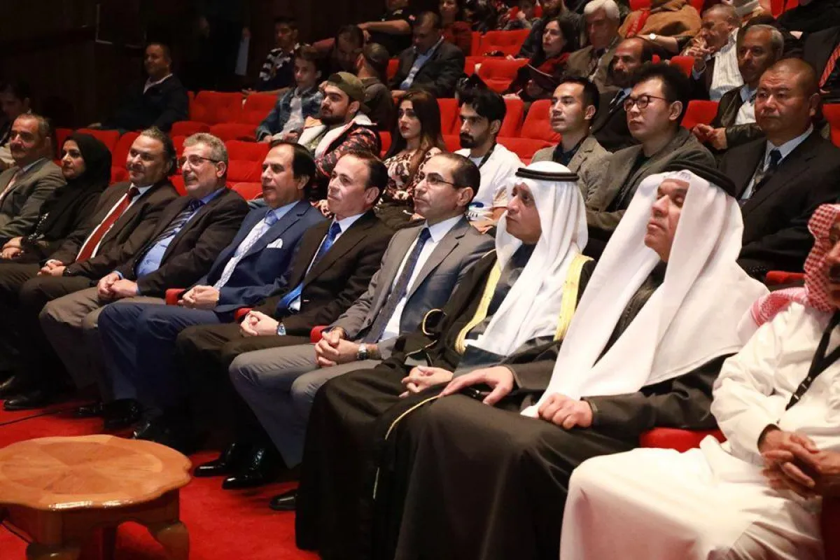 مندوباً عن وزير الثقافة الأردني امين عام الوزارة هزاع البراري يرعى حفل الافتتاح.jpg