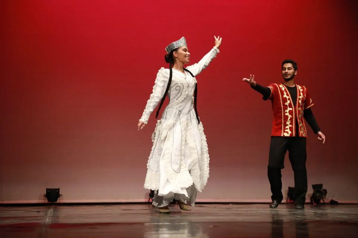 مشهد من التراث الأرمني.jpg