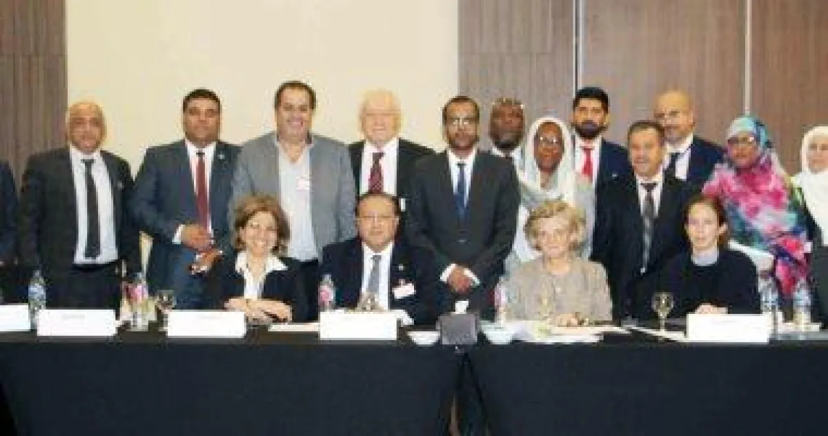 أعضاء اتحاد الأثريين الدولي 2. jpg