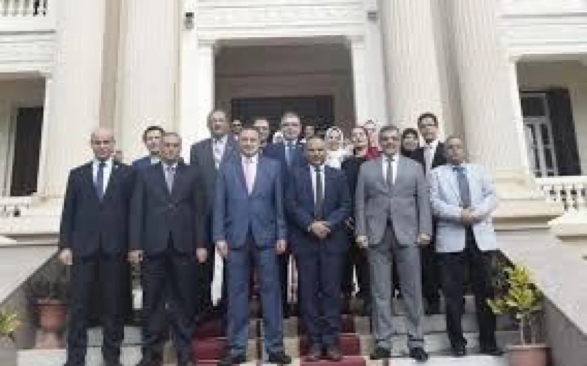3 الحاضرون في افتتاح مركز الابتكارات بجامعة بنها .jpg
