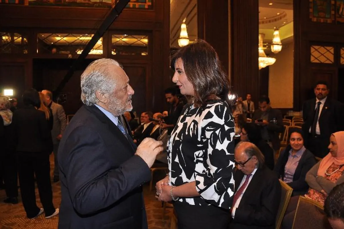 IMG-6خالد زكي يتحدث للوزيرة