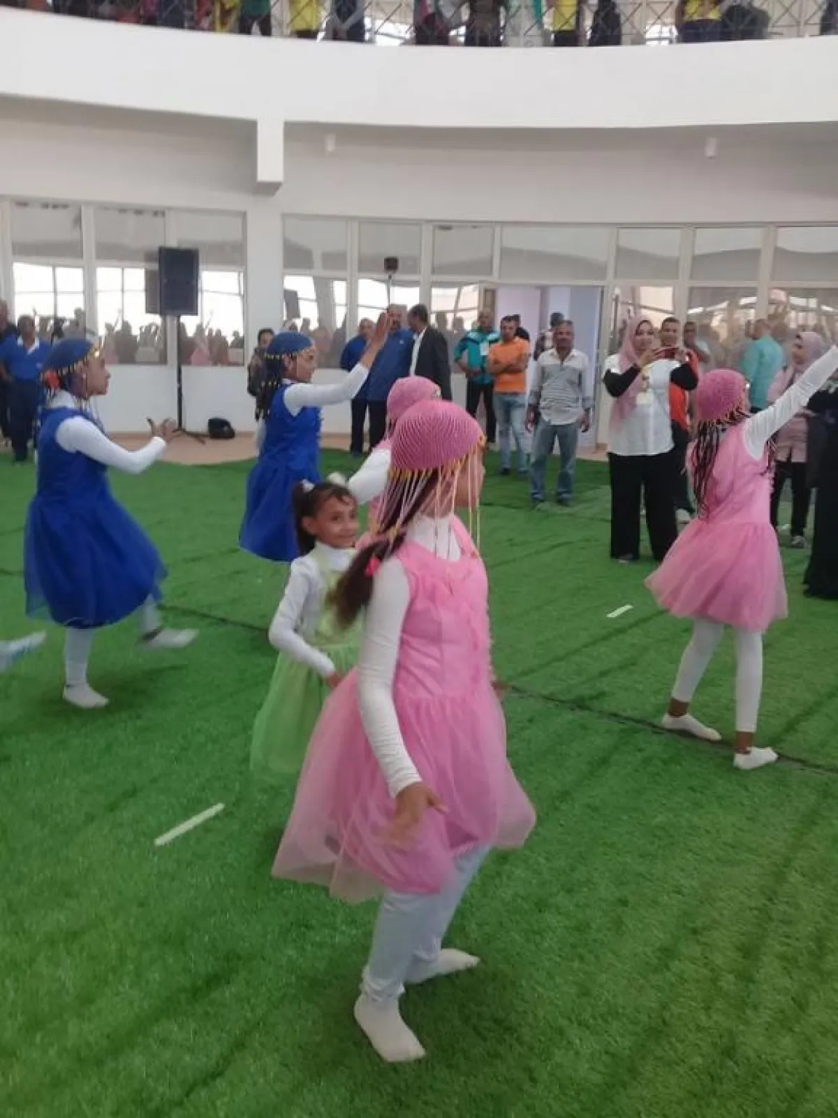 العرض الاستعراضي في افتتاح البطولة 2. jpg