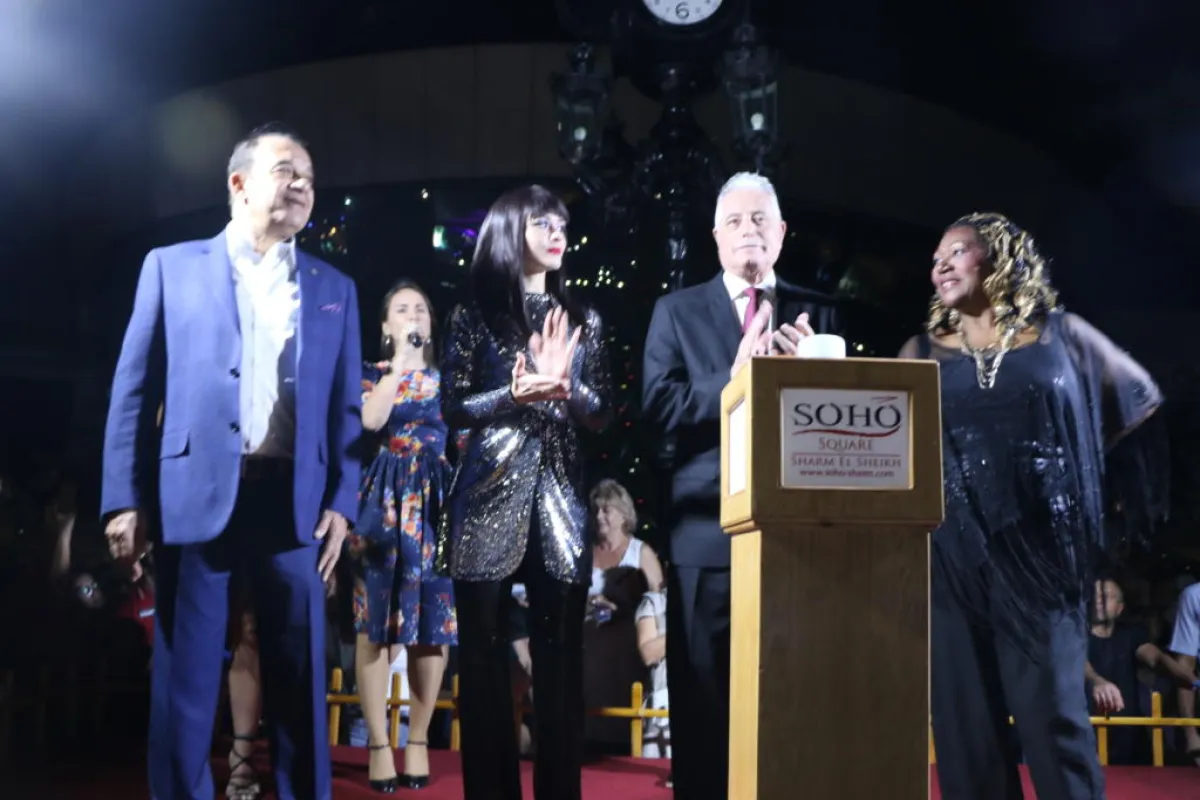 3.jpg محافظ جنوب سيناء مع الضيوف