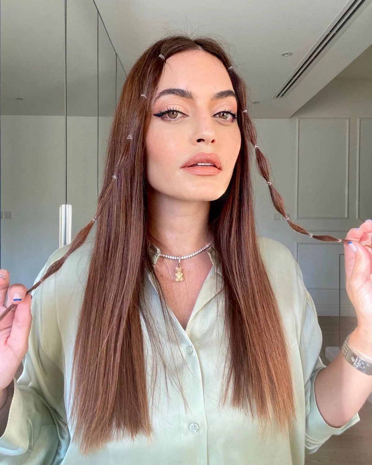 موضة الأيلاينر المسحوب بأسلوب كارن وازن