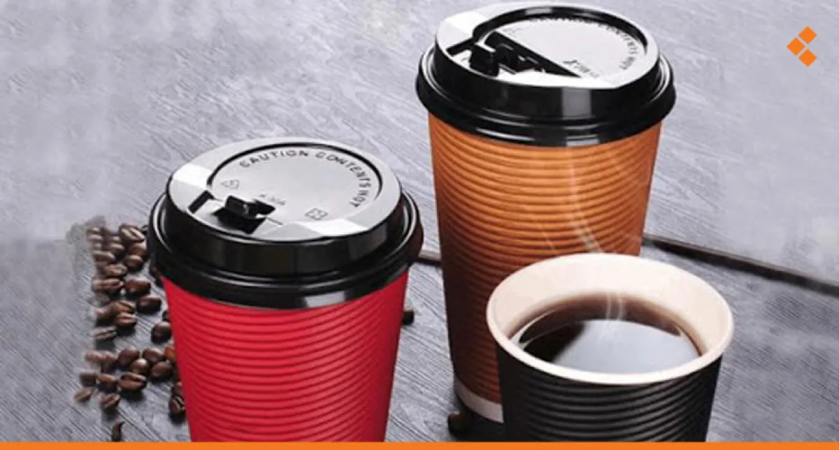 خبراء صحيون : الأكواب البلاستيكية تدمر جسم الإنسان