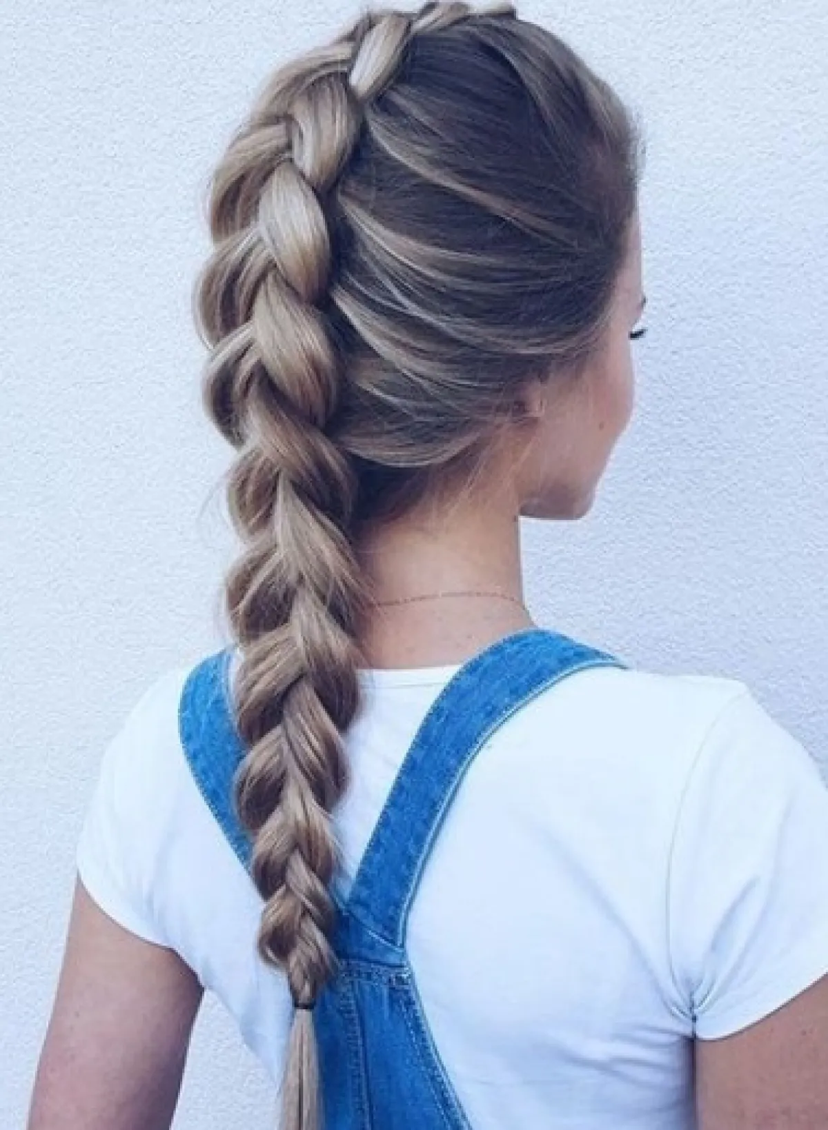 تسريحة الجدائل مع البف - الصورة من صفحة Women haircuts على إنستغرام