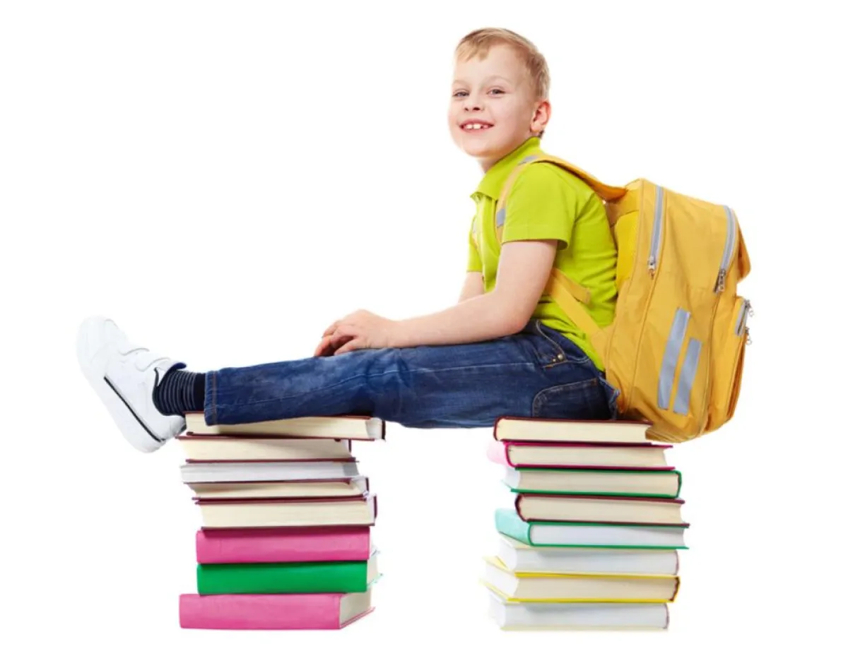 الحقيببة المدرسية رفيقة طفلك.