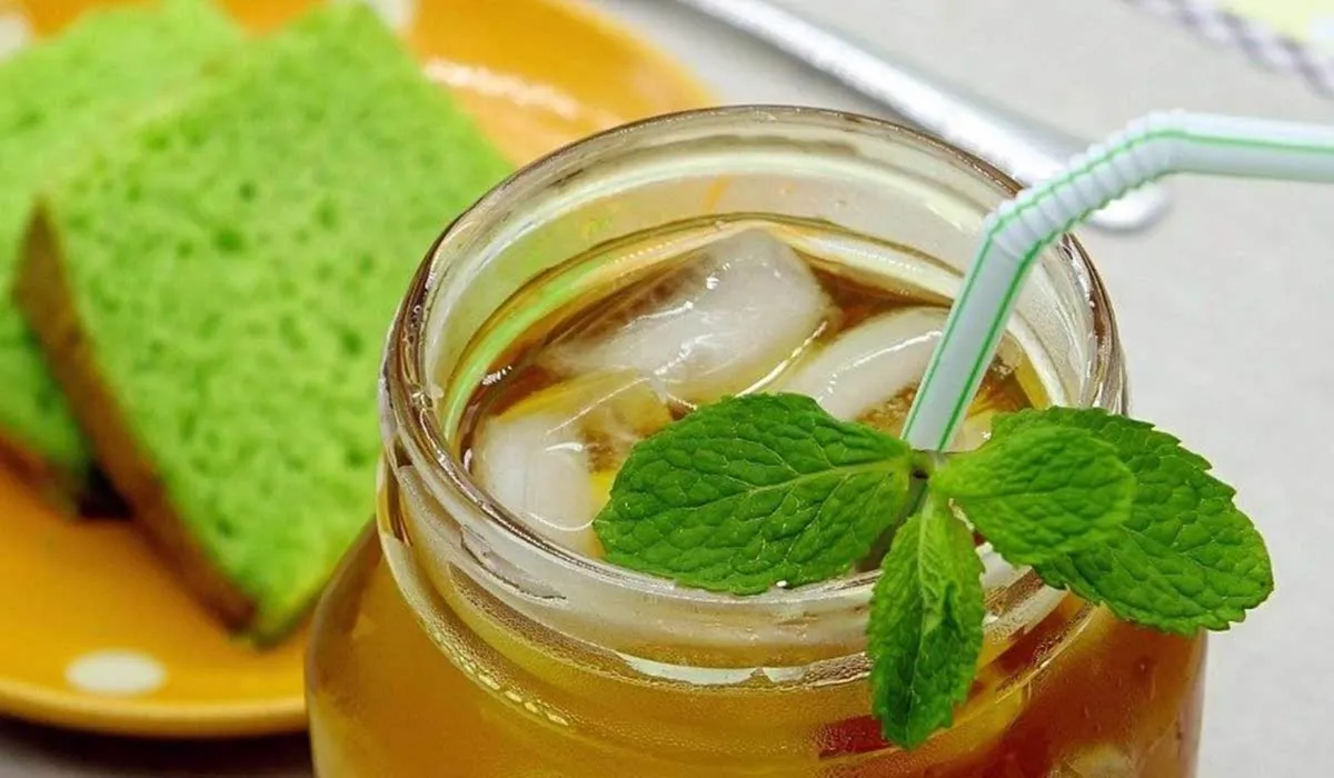 خبراء يحذرون من خطورة الشاي المثلج على الصحة