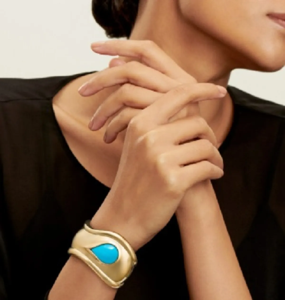 سوار عريض من الذهب الأصفر والفيروز من تيفاني آند كو Tiffany & Co