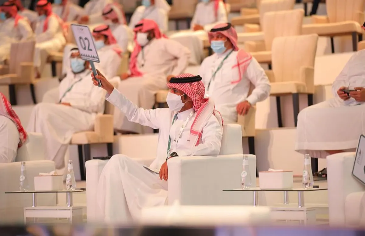  مزاد قوي للفوز بصقر سعره 64 ألف ريال في المزاد الدولي لمزارع إنتاج الصقور  "الصورة من الحساب الرسمي لواس"