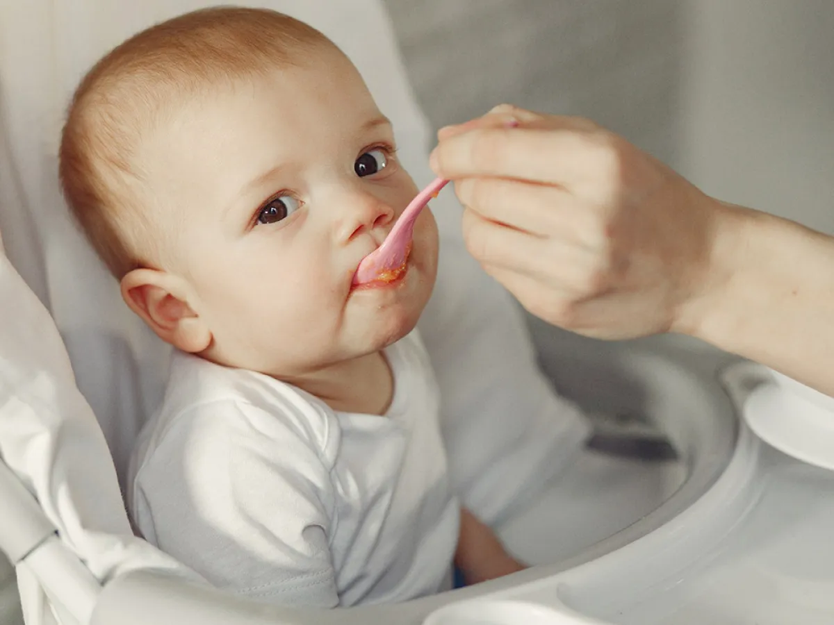  تغذية الطفل الرضيع 