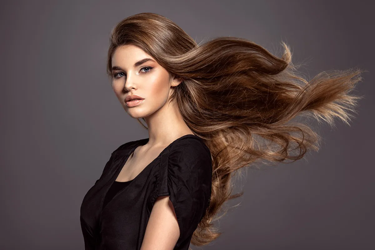 خرافات صادمة حول غسل الشعر 