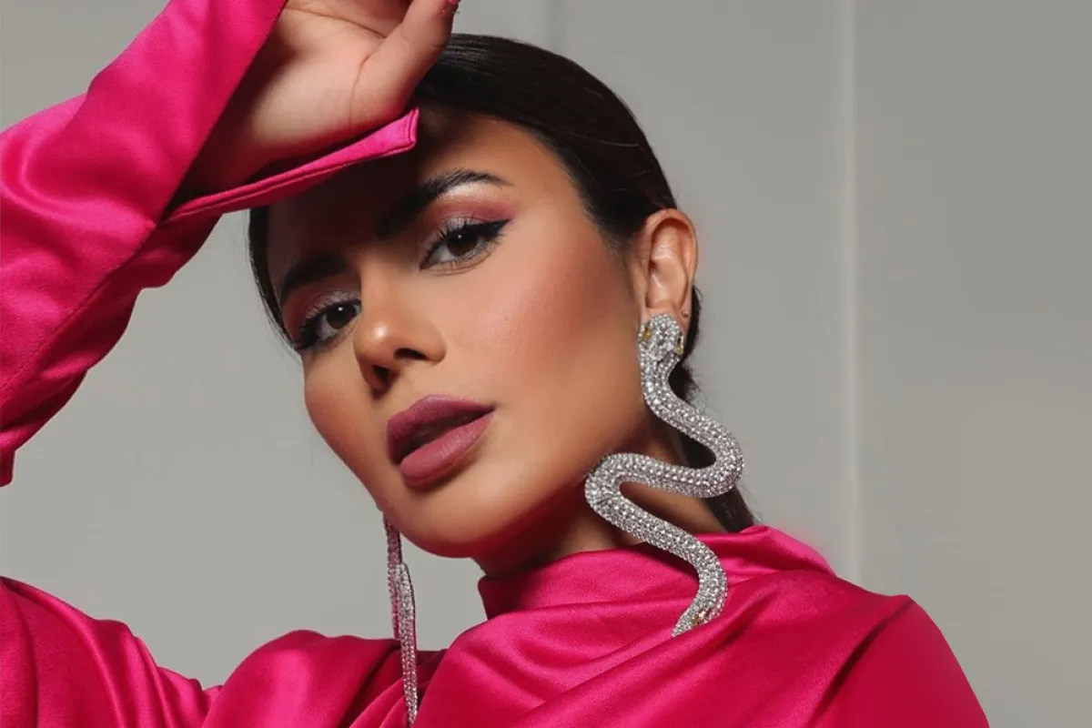 ديما الأسدي بأقراط أذن ساحرة بالذهب الأبيض-الصورة من حسابها على انستغرام