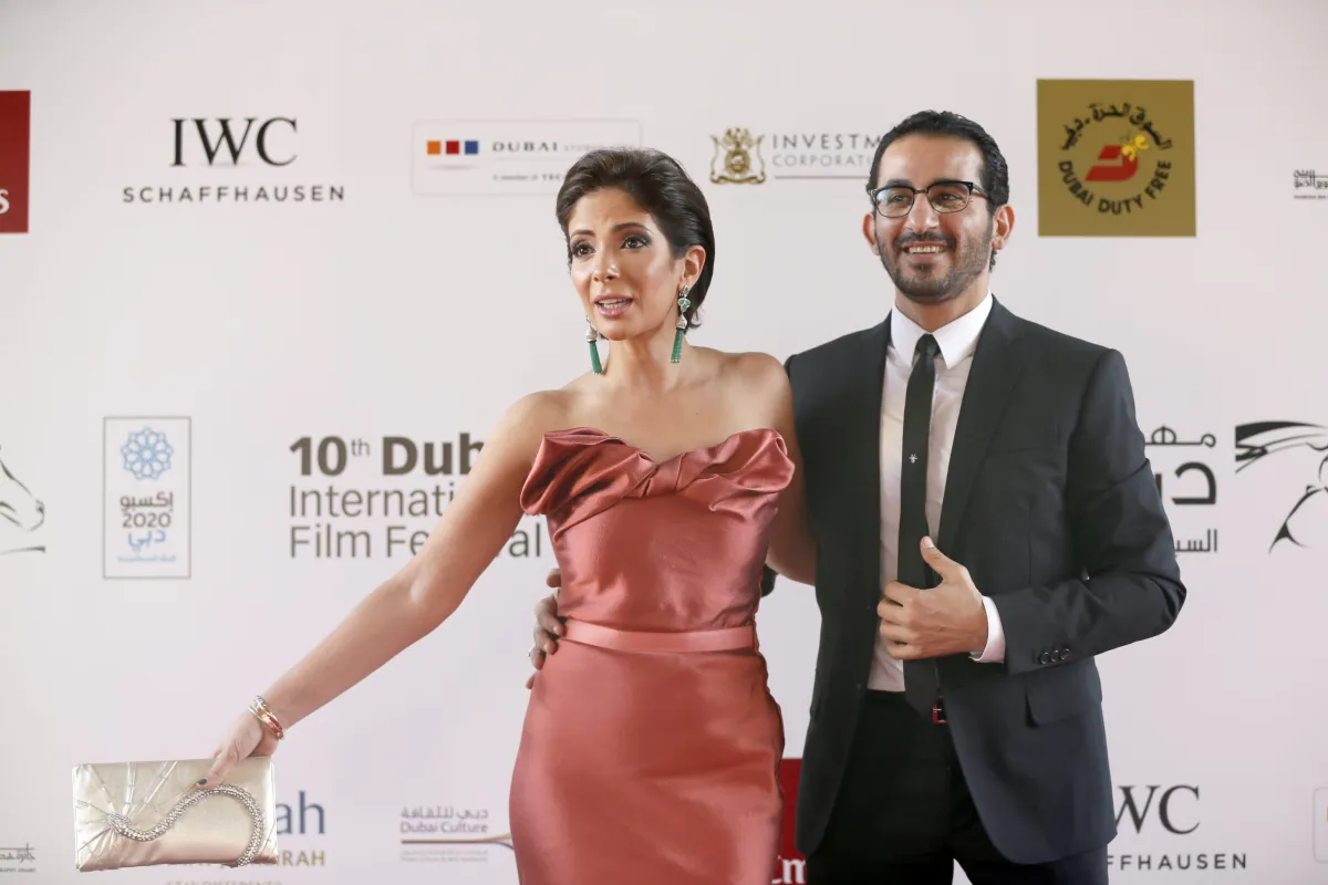 أحمد حلمي ومنى زكي - الصورة من صفحة أحمد حلمي على الفيسبوك