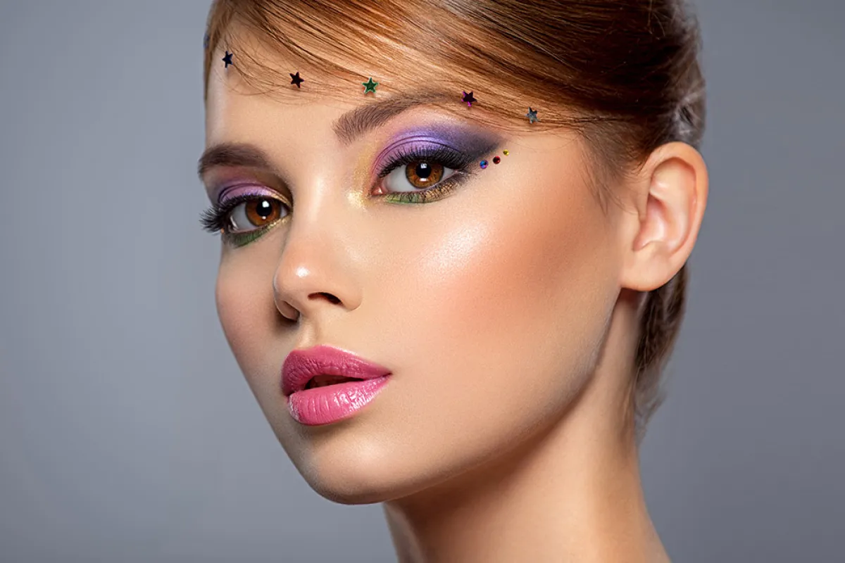 مكياج بنفسجي ناعم لعروس 2021