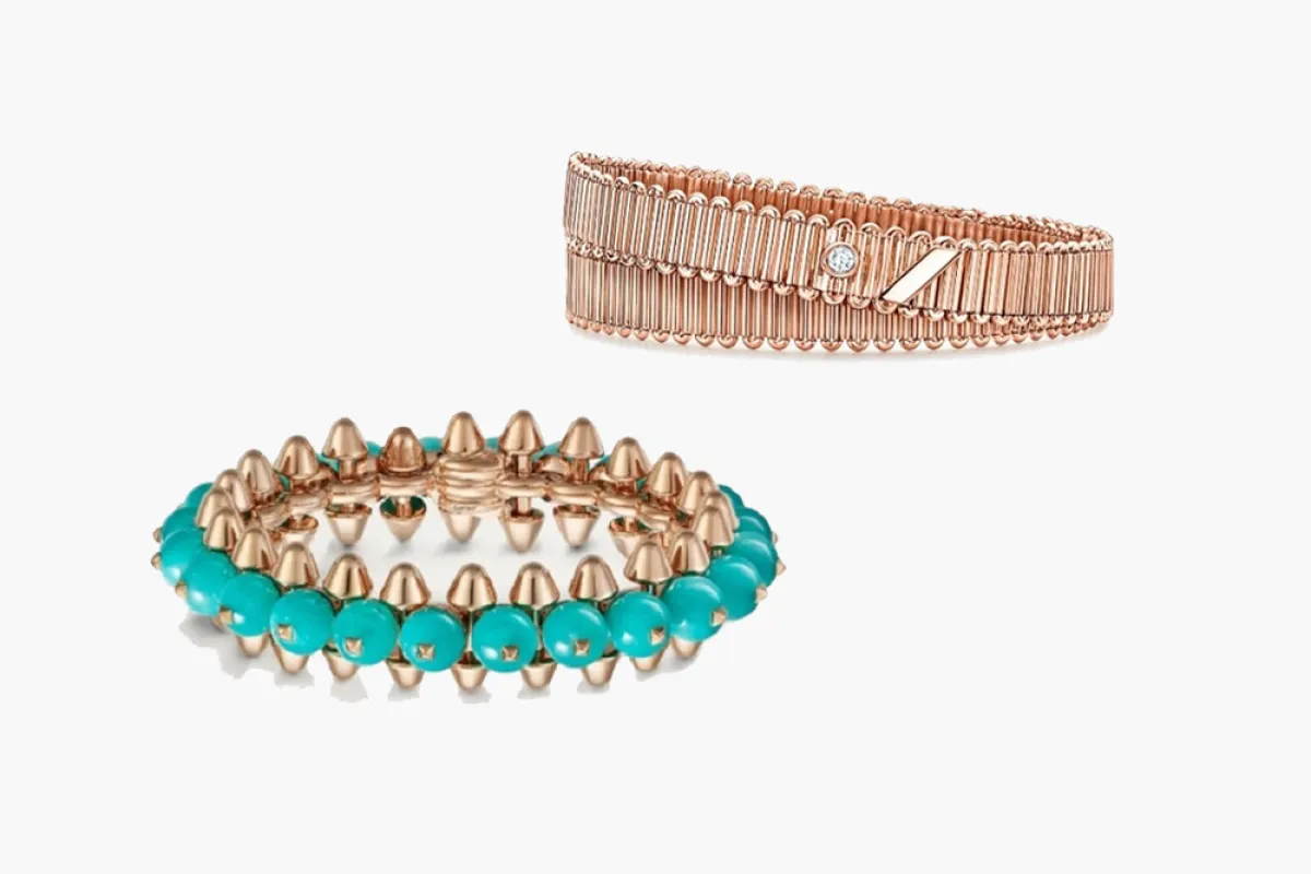 أساور ذهب منقوشة و ملونة لإطلالة صيفية مُنعشة