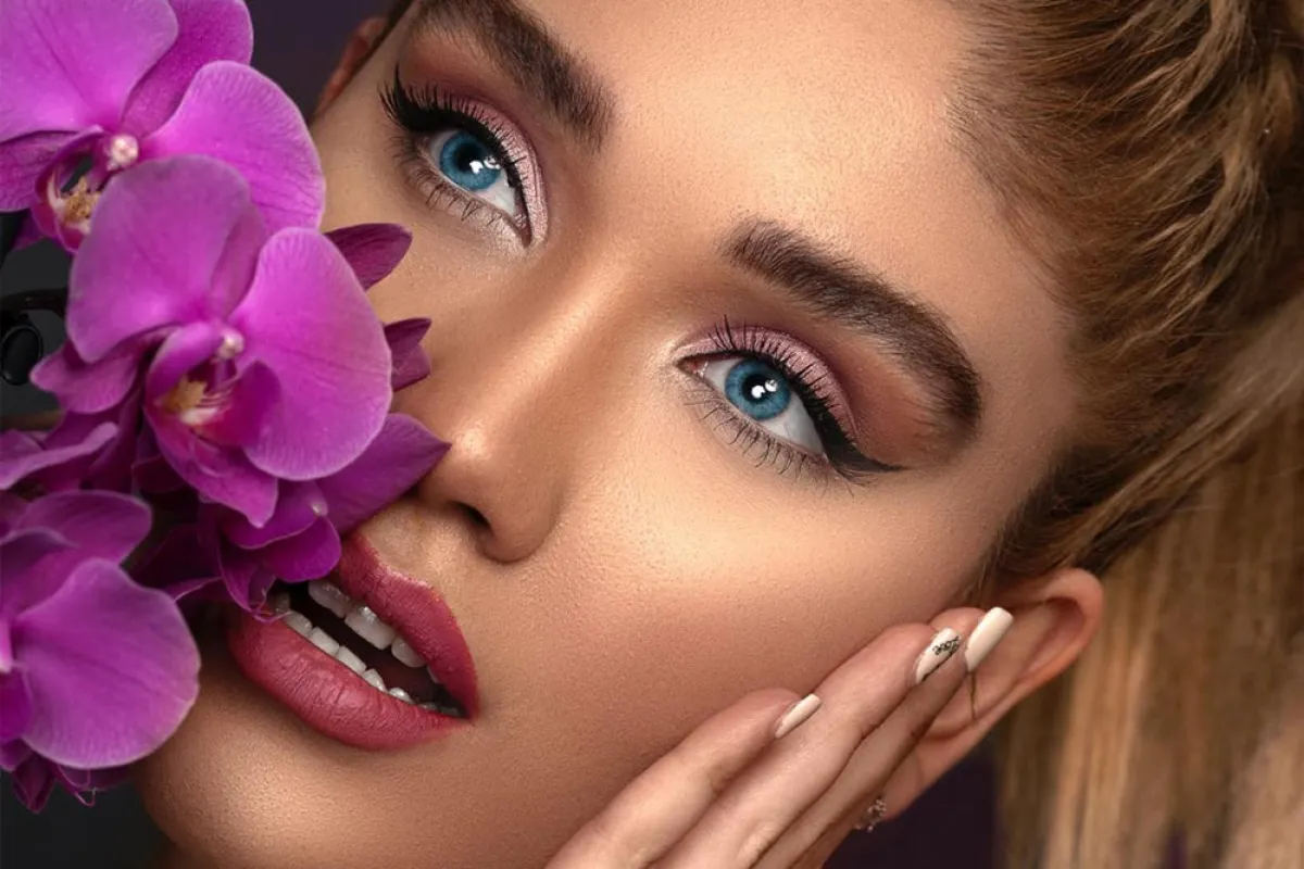 كيف تجعلين عملية تطبيق الأيلاينر سهلة جداً وفقاً لنوعه