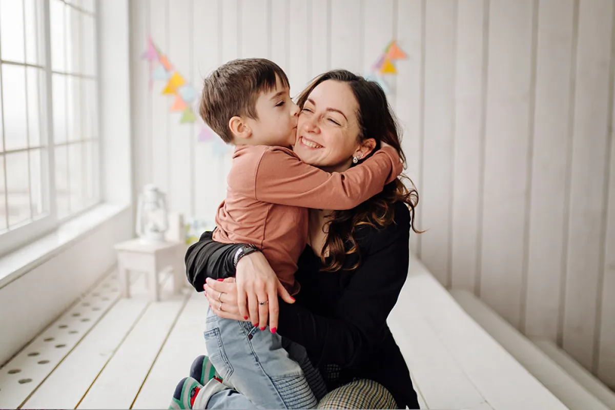 الأمهات الأكبر سناً يربين أطفالهن بشكل أفضل