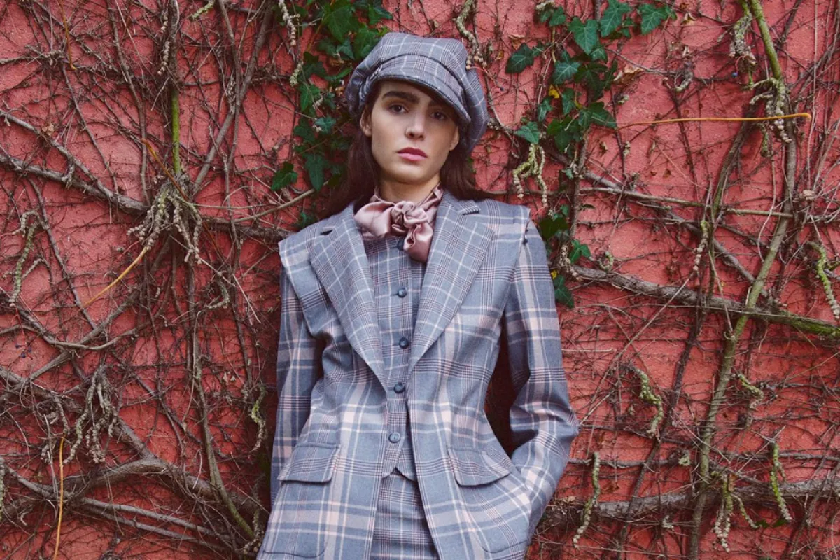 بدلة من ألبيرتا فيريتي Alberta Ferretti