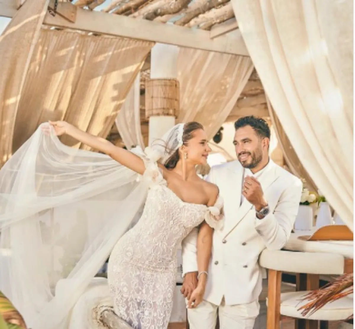 نيللي كريم وهشام عاشور في يوم زفافهما.. من حساب نيللي كريم على انستغرام