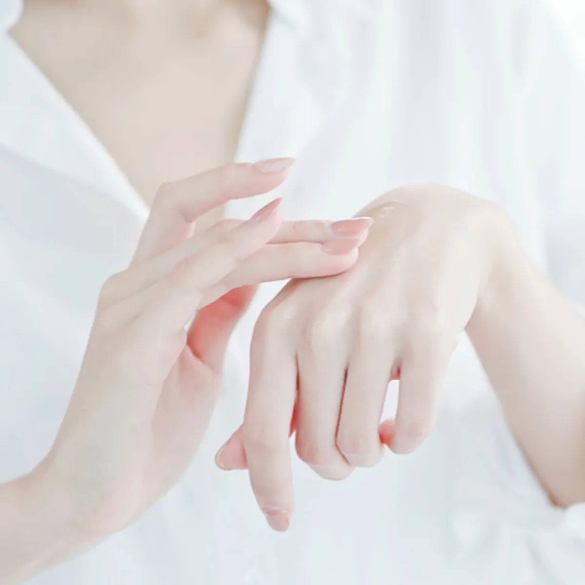 نصائح بسيطة للتخفيف من جفاف الجلد 