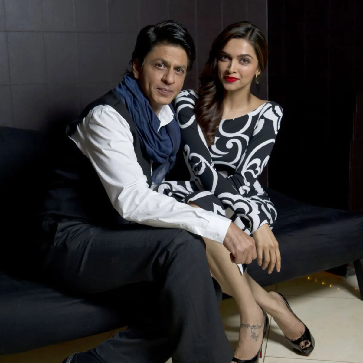 شاروخان وديبيكا بادوكون- الصورة من موقع Bollywood Hungama