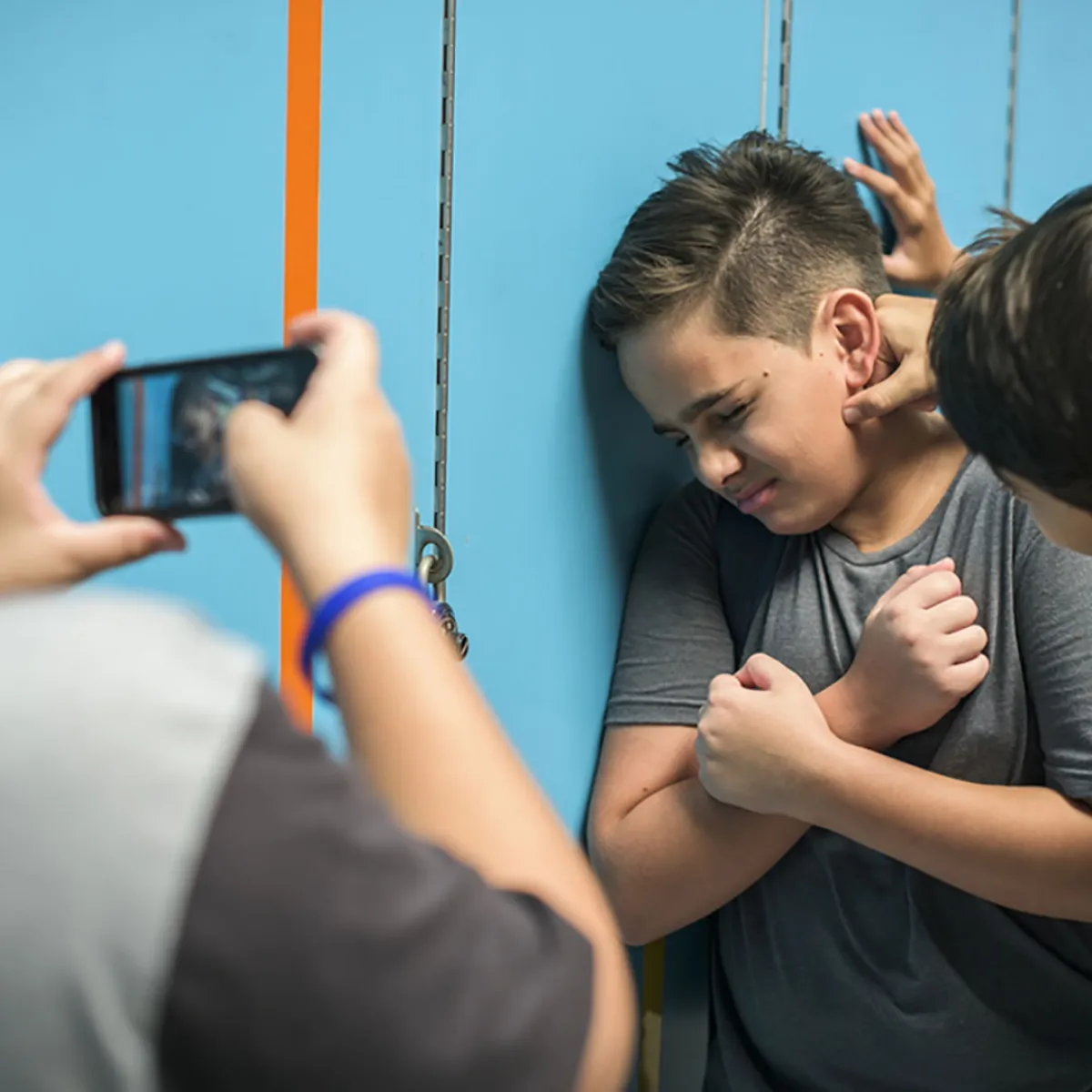 كيف تعلمين طفلك مواجهة التنمر في المدرسة؟