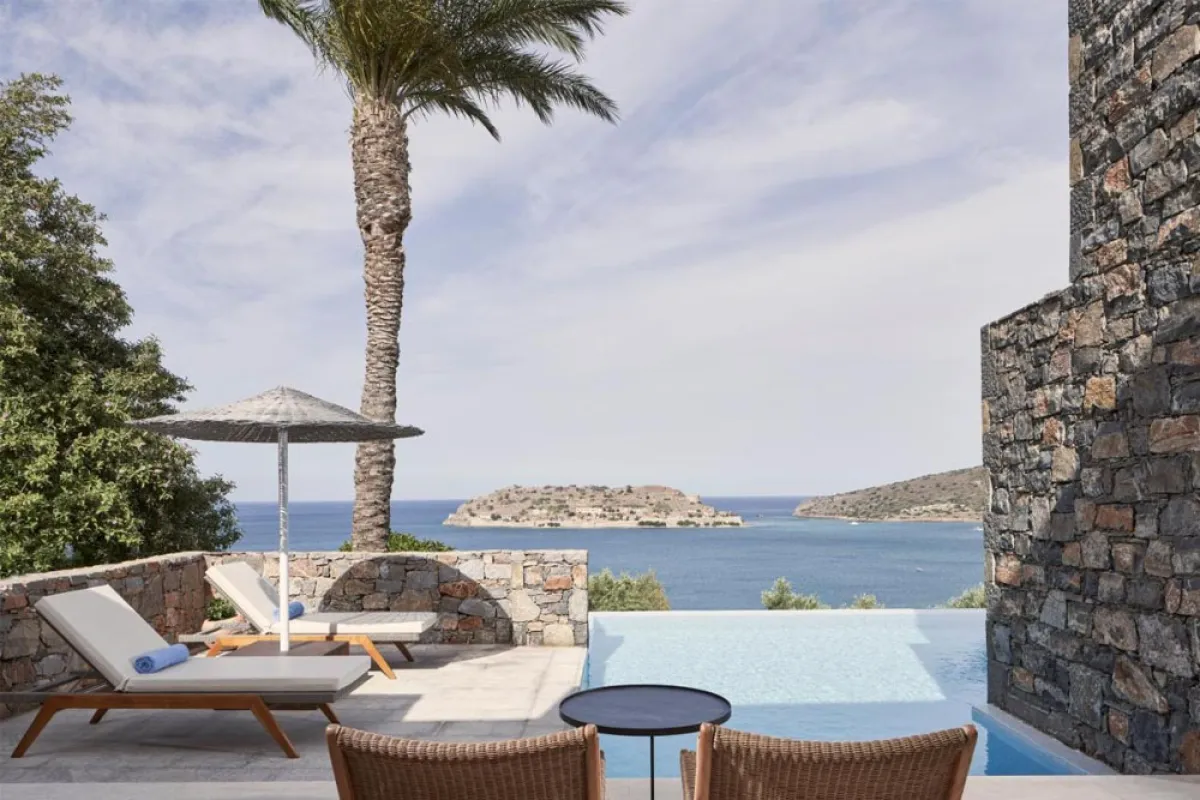 إطلالات بانورامية من غرف أشهر فنادق جزيرة كريت