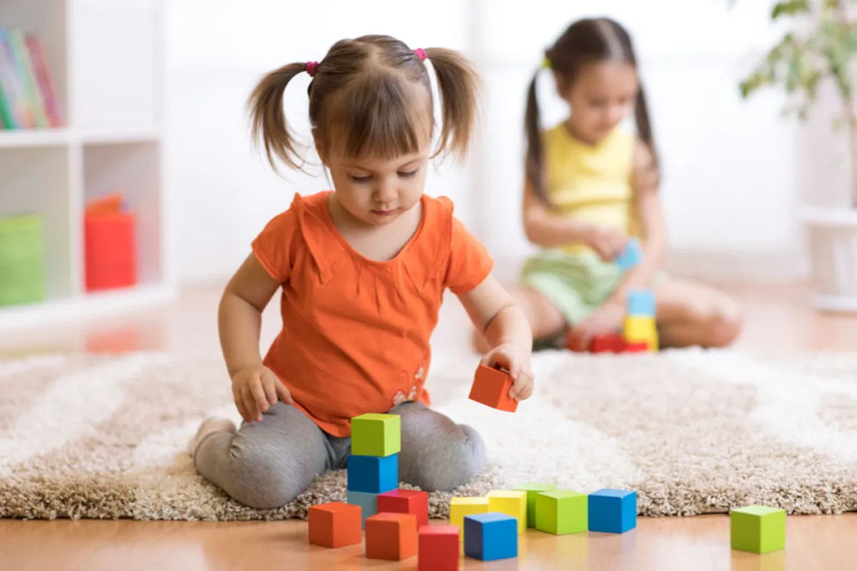 5 طرق لتعليم طفلك الألوان بأقل مجهود