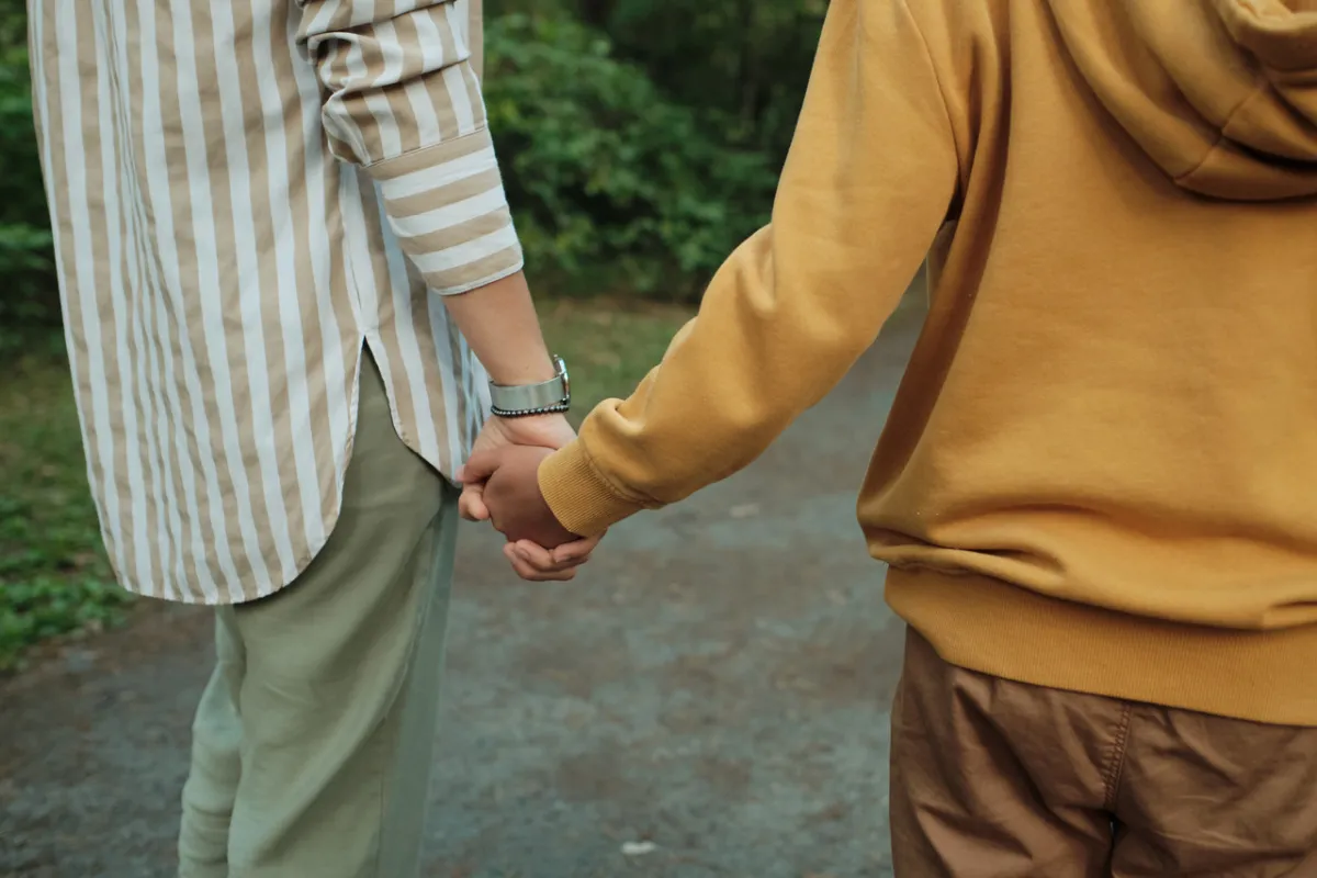 الأمهات الأكبر سناً يربين أطفالهن بشكل أفضل