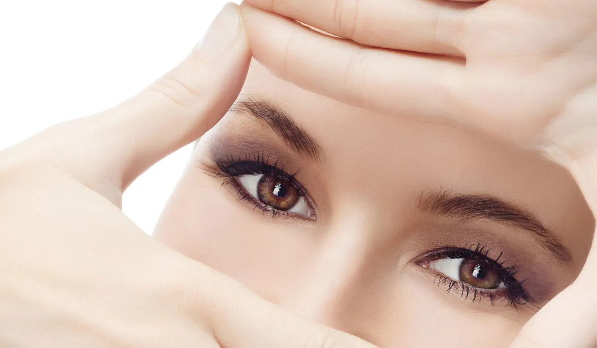 هيئة الغذاء الدواء: هكذا تحافظون على عيونكن عند استخدام منتجات التجميل