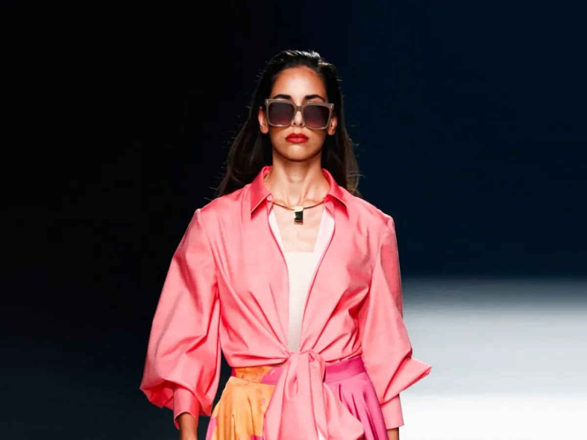  تنسيق درجات اللون الزهري 