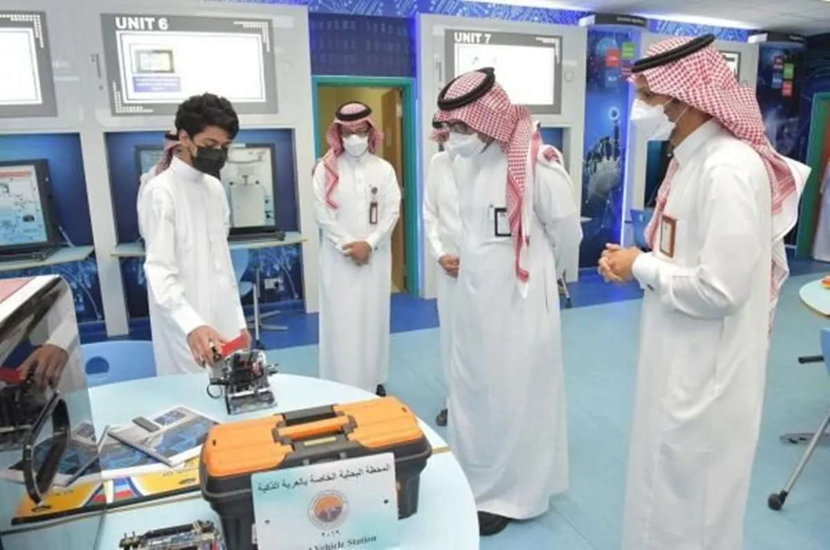 بطاقة ذكية في مدارس الهيئة الملكية لمعرفة حالة الطالب الصحية