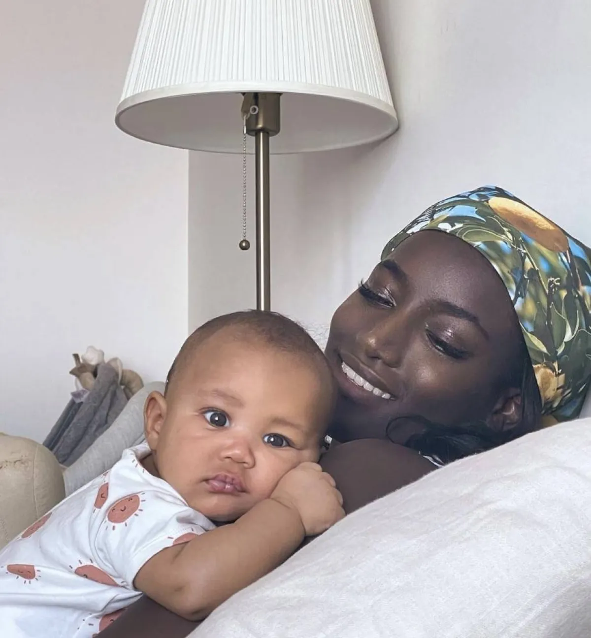 عبير سندر وعائلتها الصورة من حسابها في الانستجرام