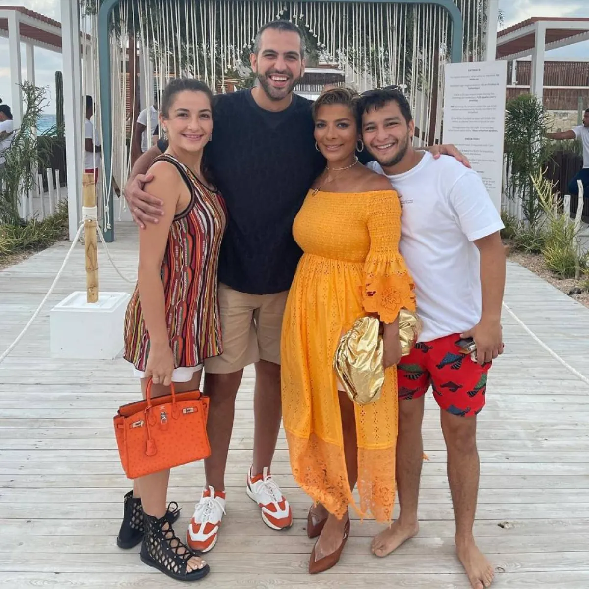  خالد الذهبي وشام شقيقته وخطيبها وأصالة نصري الصورة من حساب شام على انستغرام