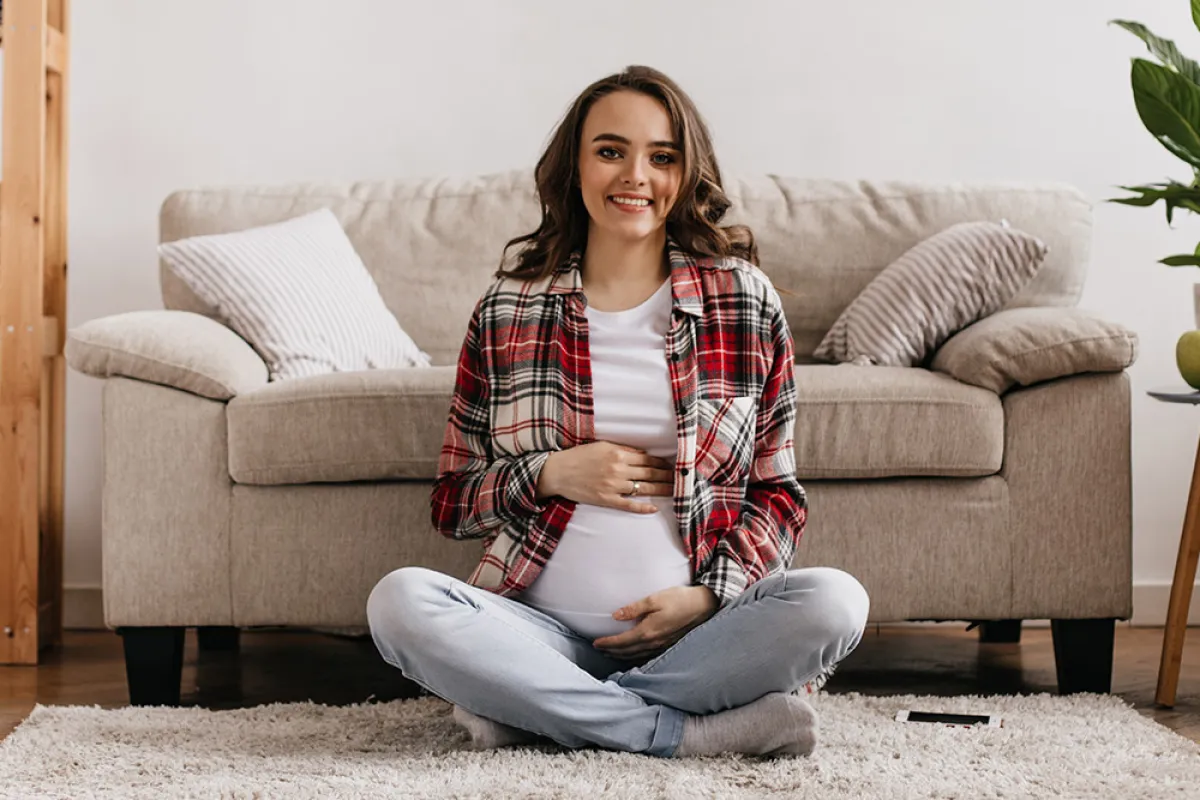 متى تشعر الأم بحركة الجنين؟