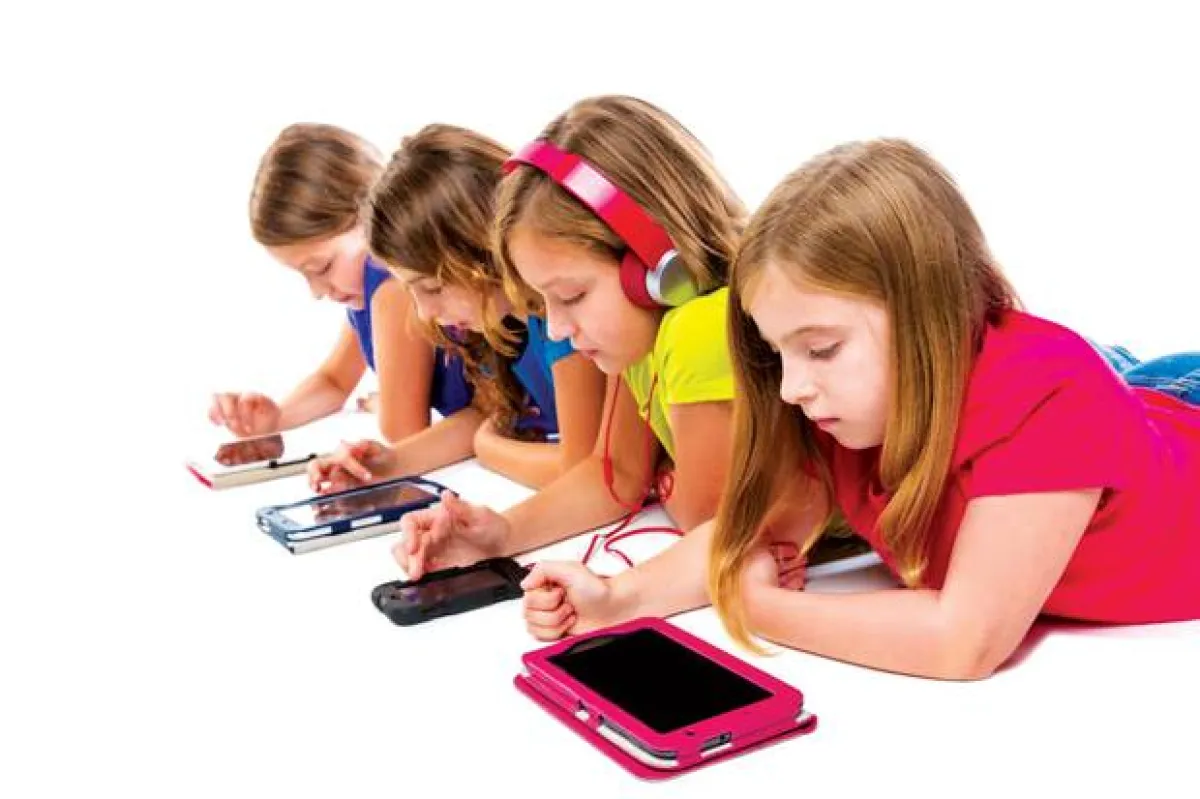 بعض الأجهزة الإلكترونية يخرج من بقاياه انبعاثات ضارة ولا يمكن ترك الأطفال معرضين لها 