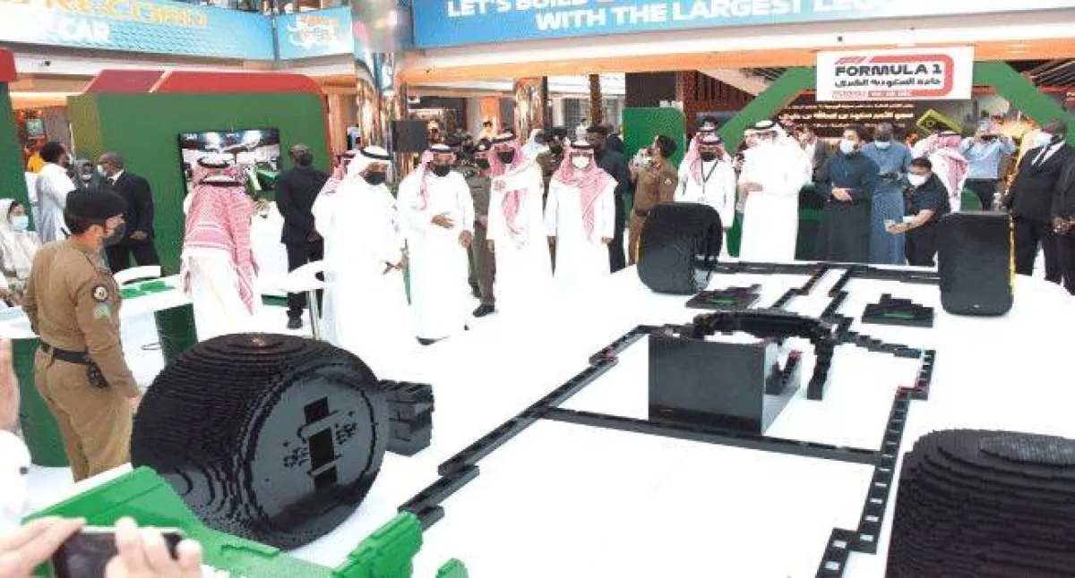 صورة لأكبر مجسم فورمولا 1