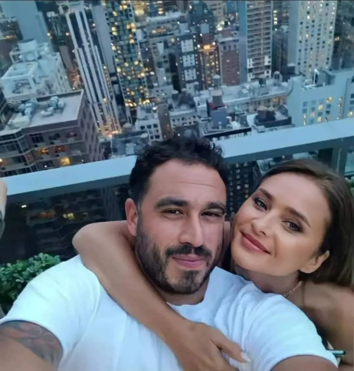 نيللي كريم وزوجها هشام عاشور - الصورة من صفحتها الرسمية على فيسبوك