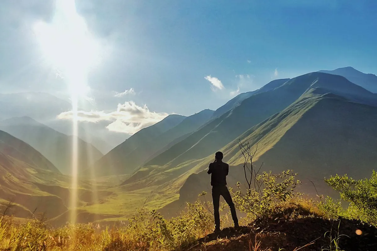 الشمس تشرق على جبال كارتشي شمال إكوادور-  من موقع الامم المتحدة