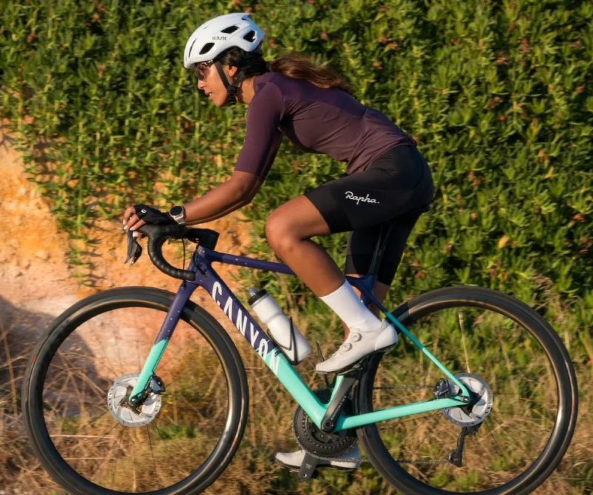  بطلة المملكة الأولى في سباق الدراجات الهوائية للإناث أحلام الزيد